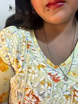 Ayesha mahi online show from 09/18/25, 09:22