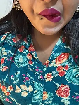 Ayesha mahi online show from 10/12/25, 09:41