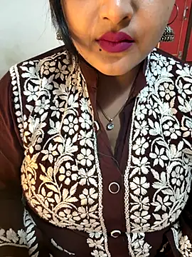 Ayesha mahi online show from 11/22/25, 03:44