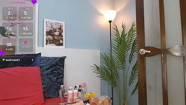 cintia hills online show from 03/17/26, 04:17