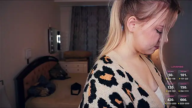 ZaraCreedon online show from 09/11/25, 07:08