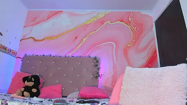 Daisy  rose online show from 02/04/25, 05:12