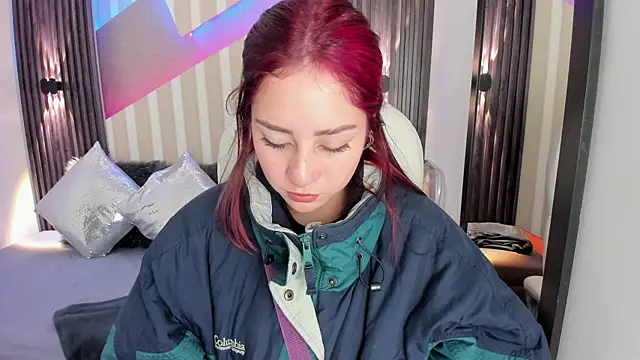 emily layton online show from 11/11/25, 02:39