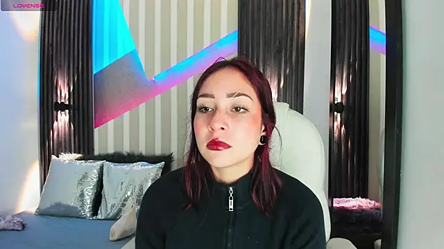 emily layton online show from 12/01/25, 02:44