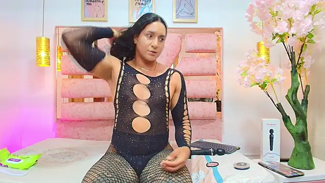 Snapshot of Alison_Chan_ chatting on 07/14/26, 09:20 Alison Chan online show from 07/14/26, 09:20