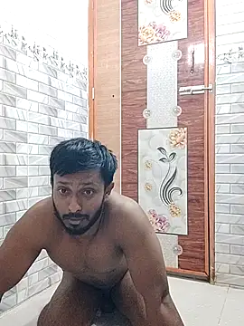 Snapshot of HunkyAriyan chatting on 09/12/25, 11:10 HunkyAriyan online show from 09/12/25, 11:10