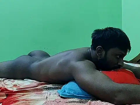 Snapshot of HunkyAriyan chatting on 09/14/25, 03:44 HunkyAriyan online show from 09/14/25, 03:44