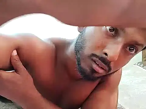 HunkyAriyan online show from 04/04/26, 09:07