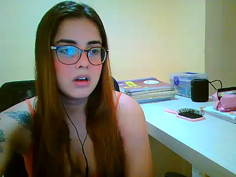 maliamiller online show from 11/15/25, 06:11