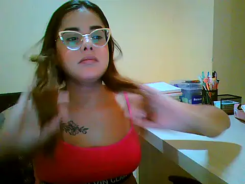 maliamiller online show from 12/17/25, 08:48