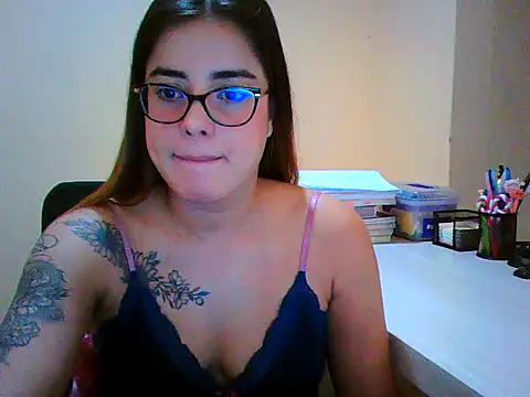 maliamiller online show from 03/28/26, 09:42