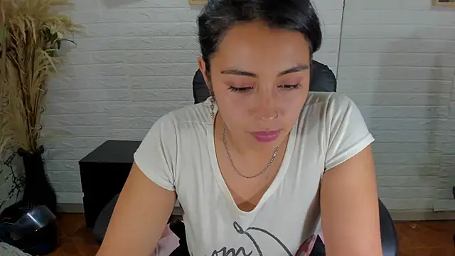 Aisha 09 online show from 03/05/25, 06:56