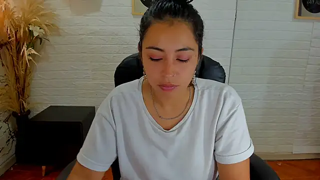 Aisha 09 online show from 03/07/25, 02:56