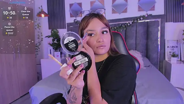 isabela fox online show from 10/06/25, 09:01