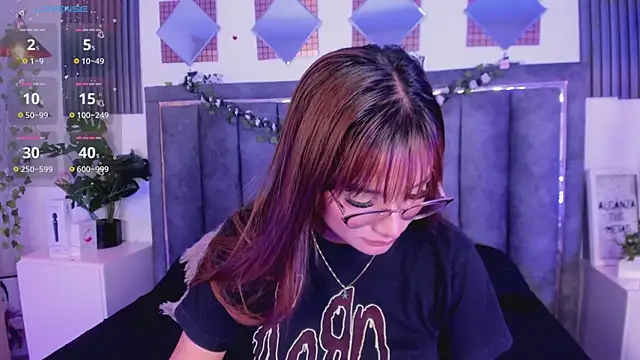 isabela fox online show from 10/16/25, 09:49