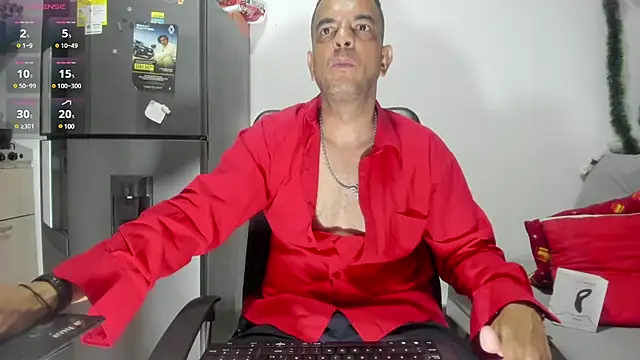 Snapshot of latinmartin73 chatting on 12/28/24, 01:08 latinmartin73 online show from 12/28/24, 01:08