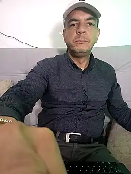 Snapshot of latinmartin73 chatting on 02/06/25, 12:54 latinmartin73 online show from 02/06/25, 12:54