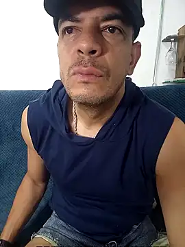 Snapshot of latinmartin73 chatting on 03/01/25, 02:44 latinmartin73 online show from 03/01/25, 02:44