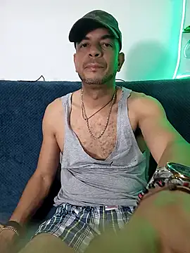 Snapshot of latinmartin73 chatting on 03/10/25, 01:34 latinmartin73 online show from 03/10/25, 01:34