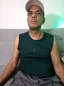 Snapshot of latinmartin73 chatting on 03/17/25, 04:08 latinmartin73 online show from 03/17/25, 04:08