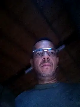 Snapshot of latinmartin73 chatting on 03/22/25, 11:09 latinmartin73 online show from 03/22/25, 11:09