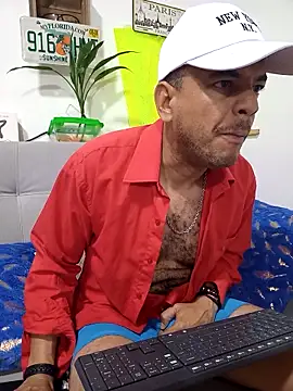 Snapshot of latinmartin73 chatting on 09/22/25, 12:23 latinmartin73 online show from 09/22/25, 12:23
