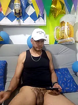 Snapshot of latinmartin73 chatting on 09/29/25, 03:00 latinmartin73 online show from 09/29/25, 03:00