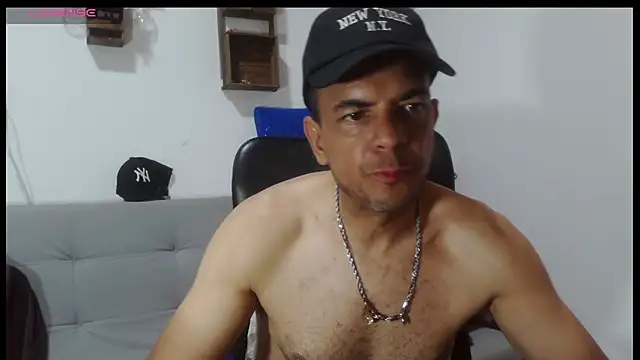 latinmartin73 online show from 04/12/26, 05:40