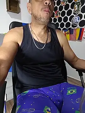 Snapshot of latinmartin73 chatting on 06/20/26, 02:03 latinmartin73 online show from 06/20/26, 02:03