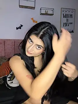 miakhalifaaa  online show from 10/20/25, 08:53