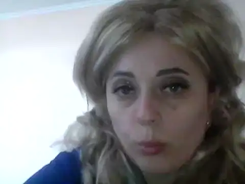 Snapshot of SweetCandy356 chatting on 03/21/25, 12:17 SweetCandy356 online show from 03/21/25, 12:17