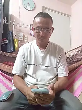 Andresguz35 online show from 11/03/25, 04:03