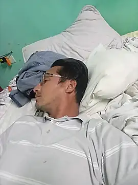 Andresguz35 online show from 02/15/26, 02:41