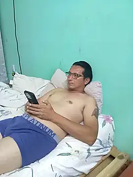 Andresguz35 online show from 05/01/26, 03:44
