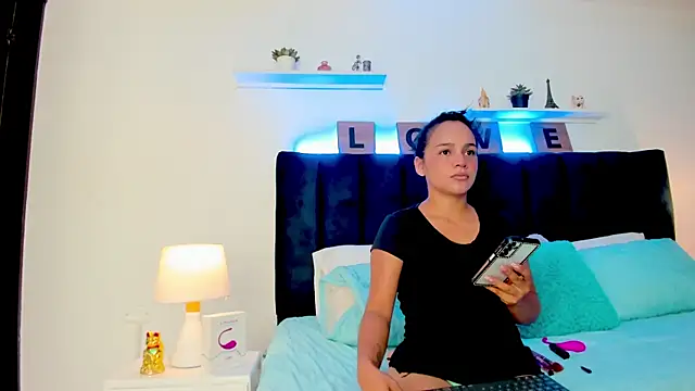 Snapshot of Mia_brunette26 chatting on 01/07/25, 03:14 Mia brunette26 online show from 01/07/25, 03:14