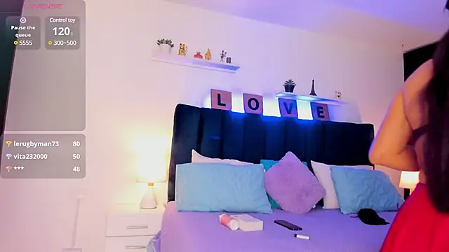 Snapshot of Mia_brunette26 chatting on 01/15/25, 02:06 Mia brunette26 online show from 01/15/25, 02:06