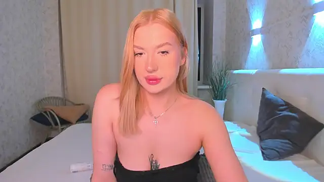 Emma  Leee online show from 02/25/26, 01:04