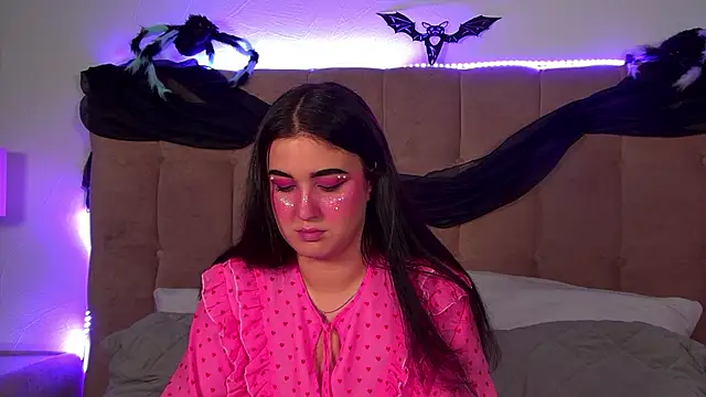 ChristinaMilton online show from 11/01/25, 06:10