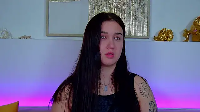 ChristinaMilton online show from 11/17/25, 06:35