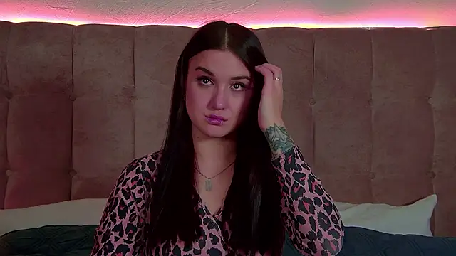 ChristinaMilton online show from 11/27/25, 06:10