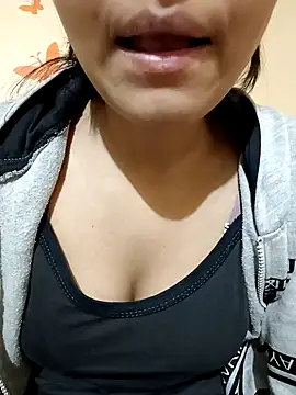 Sanaya 7 online show from 12/05/24, 11:49