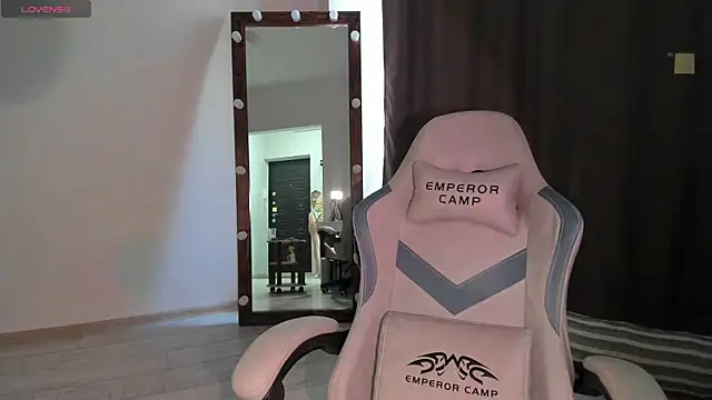 Lana Younes online show from 10/02/25, 10:22