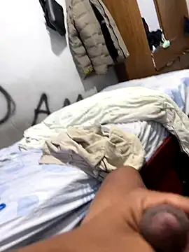 Snapshot of morenoroludo777 chatting on 09/10/25, 09:20 morenoroludo777 online show from 09/10/25, 09:20