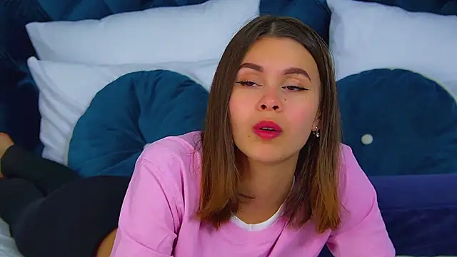 PollyLanders online show from 09/15/25, 06:19