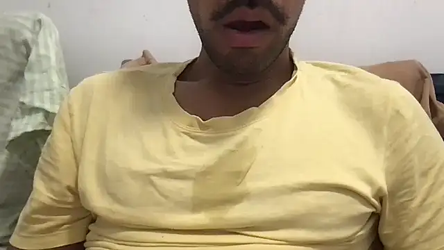 Snapshot of Lucascacaca chatting on 04/28/26, 10:15 Lucascacaca online show from 04/28/26, 10:15