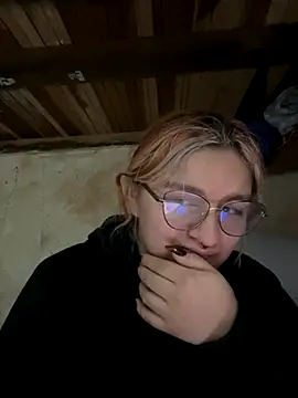 SophiaWeestt99 online show from 10/20/25, 04:46