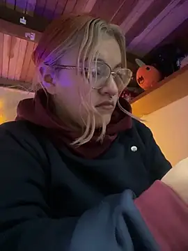 SophiaWeestt99 online show from 02/05/26, 04:06