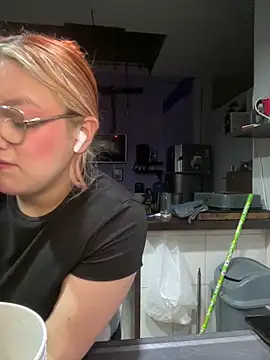 SophiaWeestt99 online show from 02/16/26, 04:08