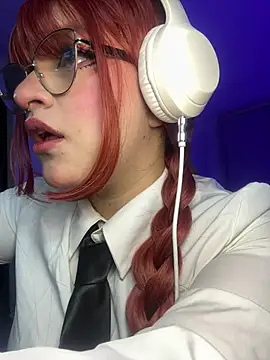 Snapshot of SophiaWeestt99 chatting on 06/13/26, 03:59 SophiaWeestt99 online show from 06/13/26, 03:59