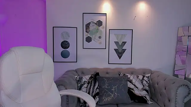 Snapshot of Shantaall_ chatting on 02/25/25, 10:39 Shantaall online show from 02/25/25, 10:39